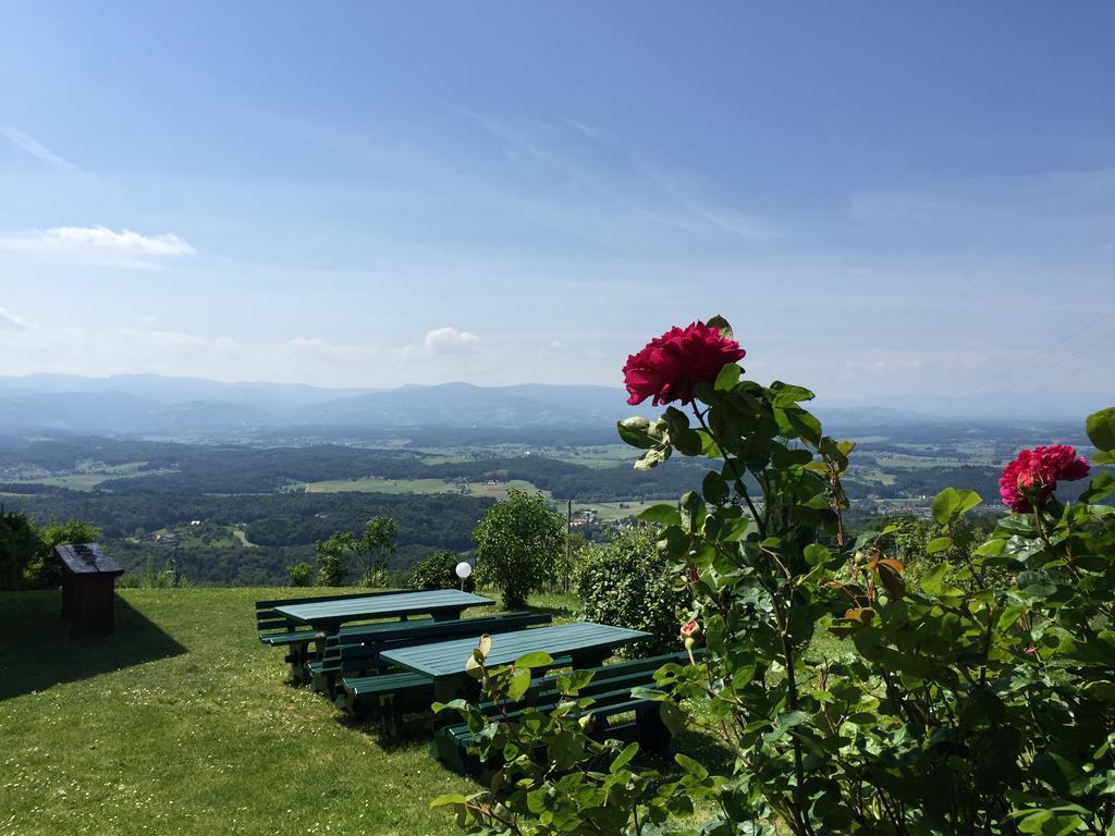 Panoramahotel Steirerland Kitzeck im Sausal Exterior foto