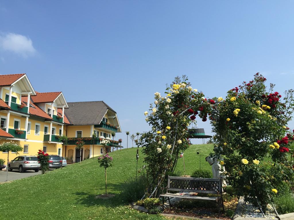 Panoramahotel Steirerland Kitzeck im Sausal Exterior foto